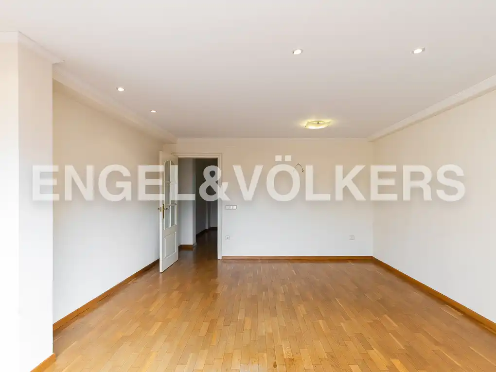 Sala d'estar de Àtic de lloguer en Valencia amb Aire condicionat, Calefacció i Parquet