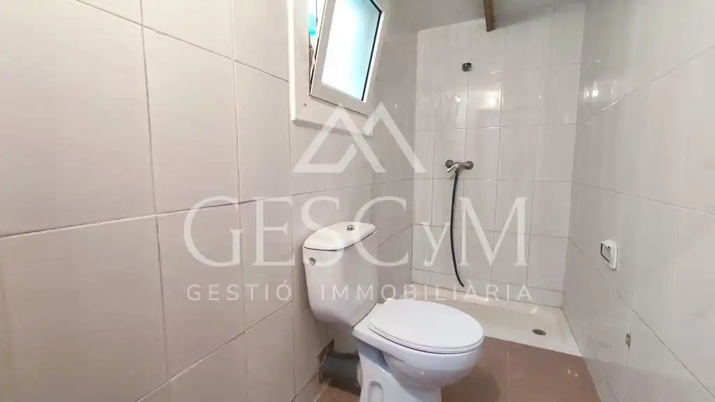 Badezimmer von Geschaftsraum zur Miete in Sant Joan Despí