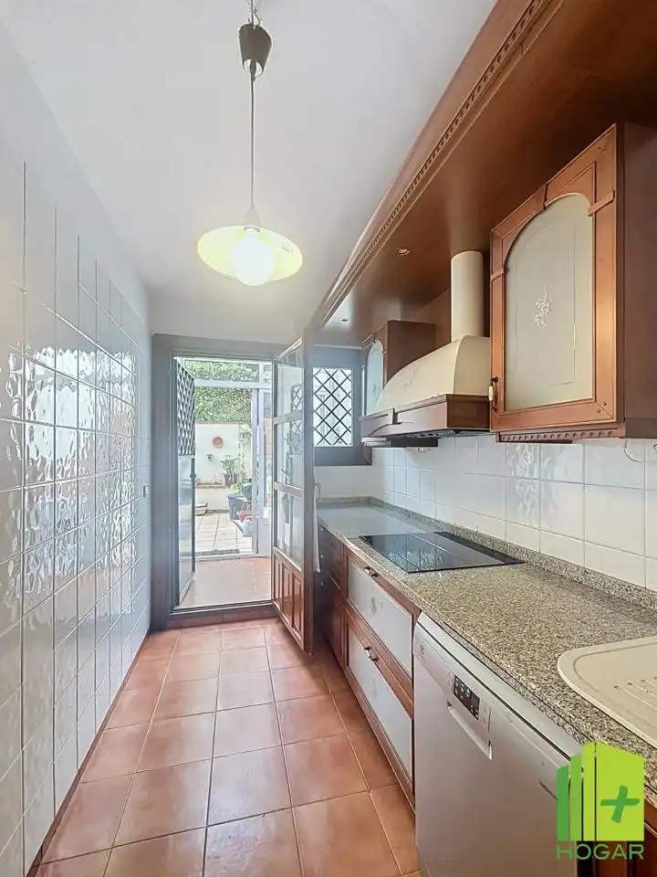 Cocina de Casa adosada en venta en Jaén con Aire acondicionado, Jardín privado y Terraza