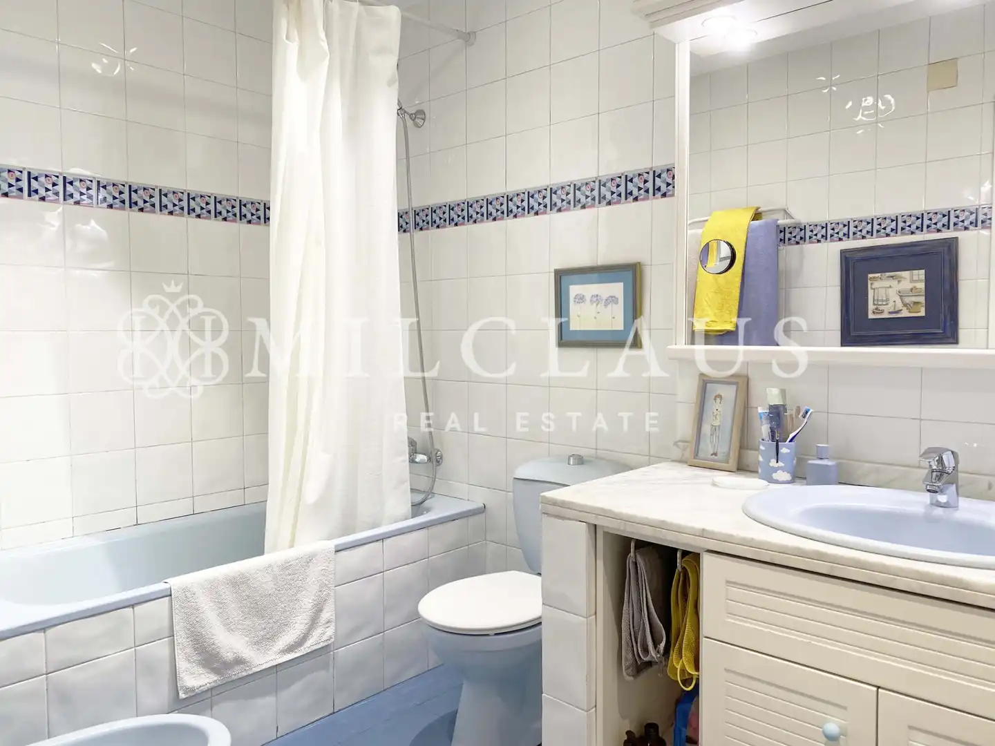 Bathroom of Flat for sale in Centre - Sant Oleguer