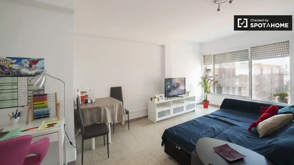 Sala d'estar de Pis per a compartir en Barcelona amb Aire condicionat, Calefacció i Moblat