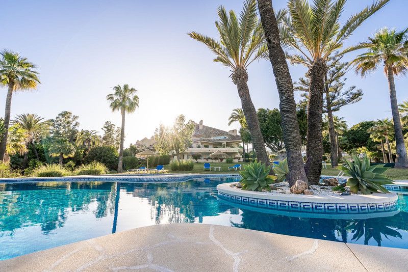 Swimming pool of Duplex for sale in Marbella  with Air Conditioner, Terrace and Furnished