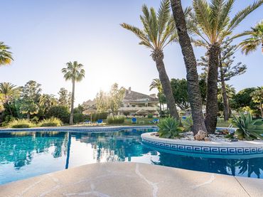 Maisonette mit Balkon zum Verkauf in Nueva Andalucía