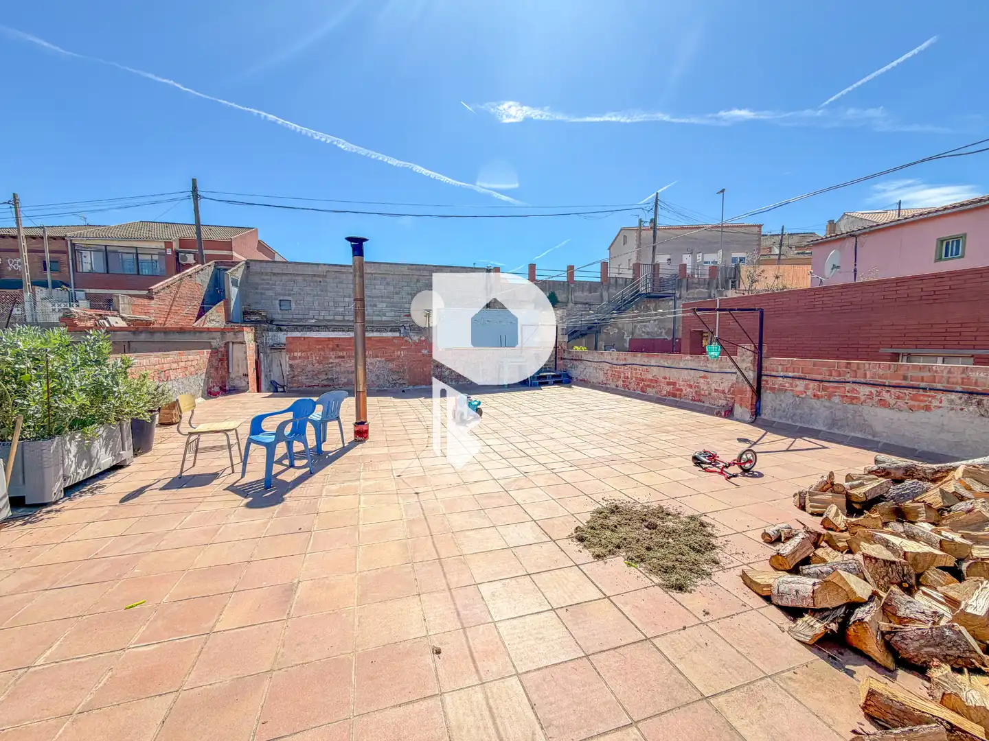 Terrasse von Haus oder Chalet zum Verkauf in Sant Vicenç Dels Horts mit Terrasse, Abstellraum und Fernseher