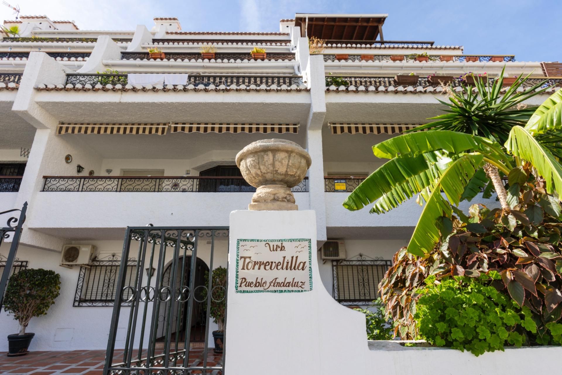 Exterior view of Flat for sale in Almuñécar  with Air Conditioner, Private garden and Terrace