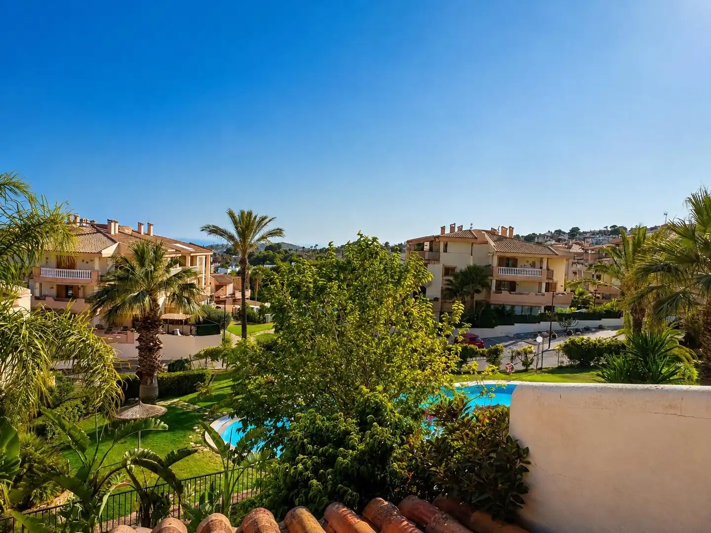 Vista exterior de Casa adosada en venda en Finestrat amb Aire condicionat, Calefacció i Jardí privat
