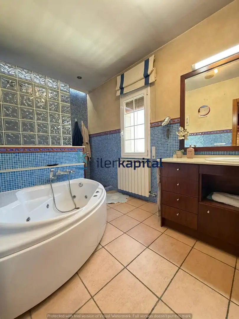 Baño de Casa adosada en venta en Anglesola con Aire acondicionado, Calefacción y Jardín privado