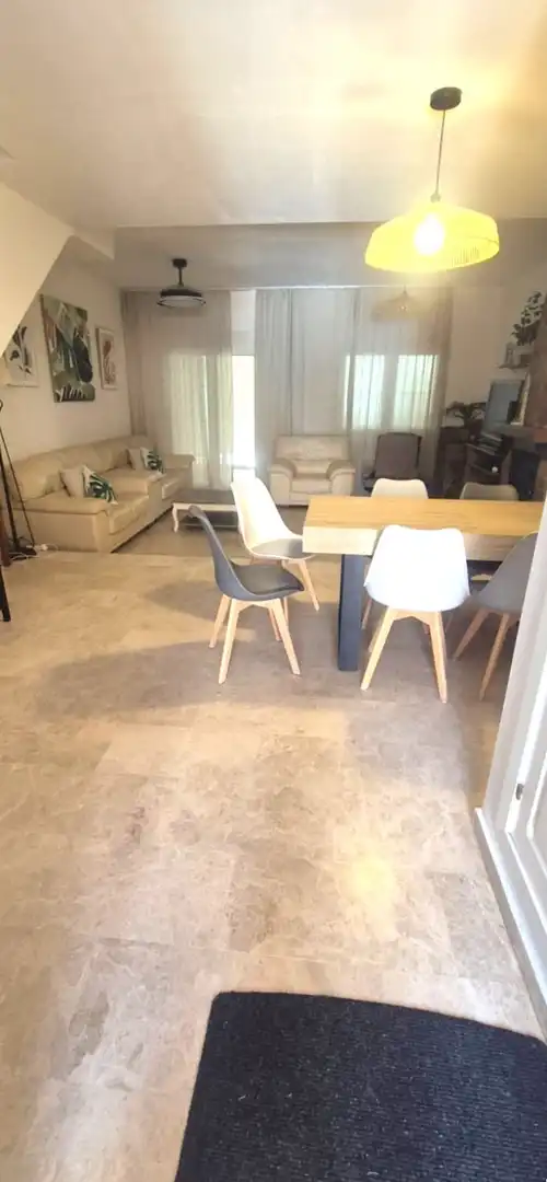Comedor de Casa adosada de alquiler en Manilva con Aire acondicionado, Terraza y Amueblado