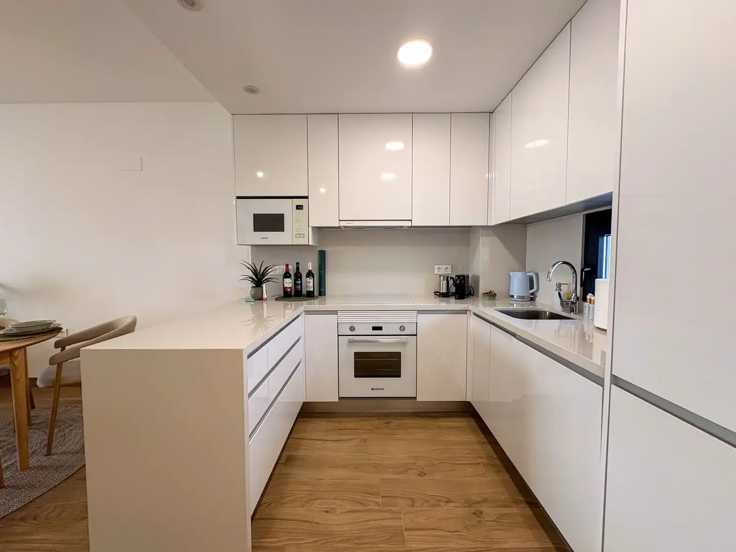 Cocina de Piso de alquiler en Torrevieja con Aire acondicionado, Calefacción y Jardín privado