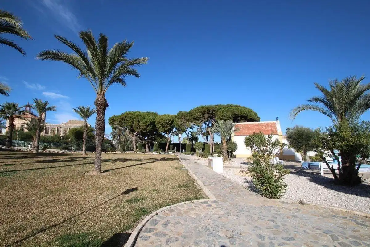 Bungalow con jardín en venta en Los Balcones - Los Altos, imagen 15