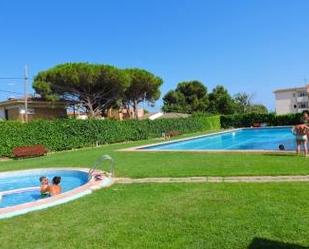 Swimming pool of Apartment for sale in Cambrils  with Air Conditioner, Parquet flooring and Terrace