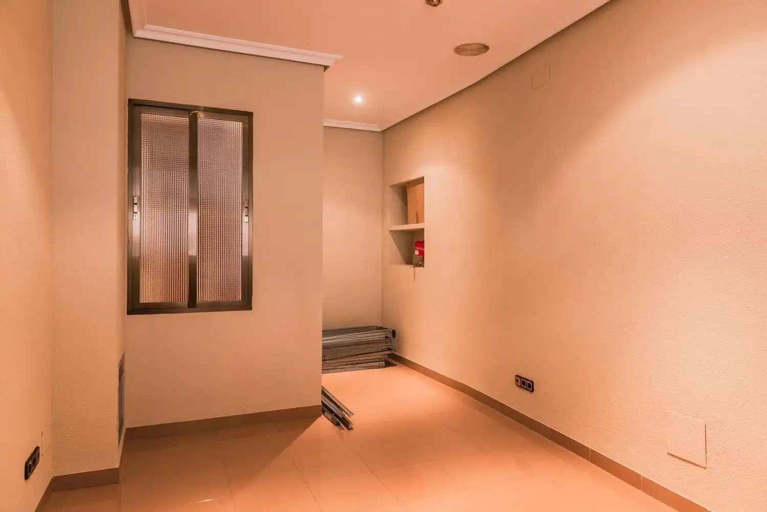 Houses for sale in Socuéllamos  with Air Conditioner, Terrace and Storage room