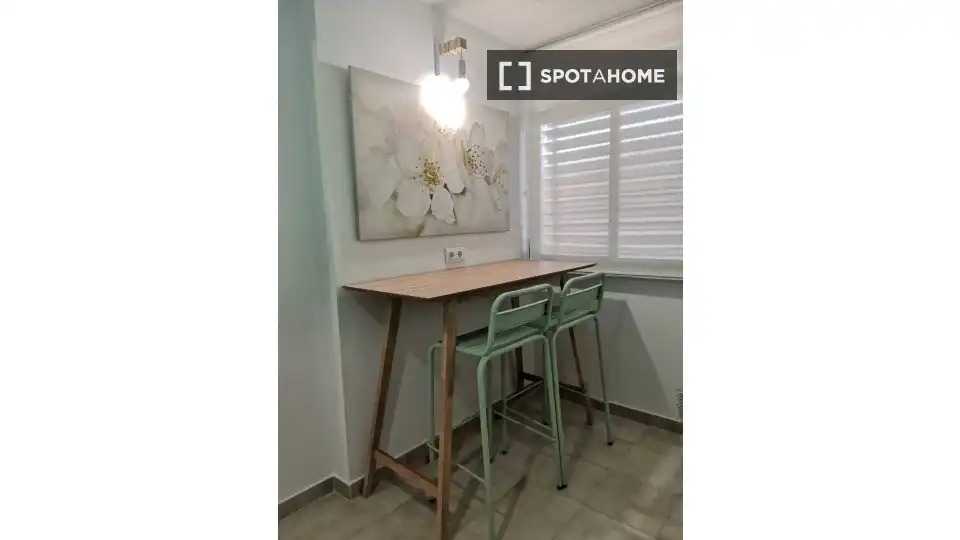 Comedor de Piso para compartir en  Palma de Mallorca con Aire acondicionado, Calefacción y Amueblado