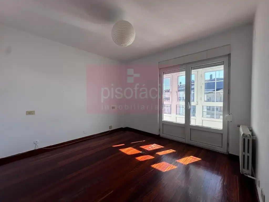 Bedroom of Flat for rent in Lugo