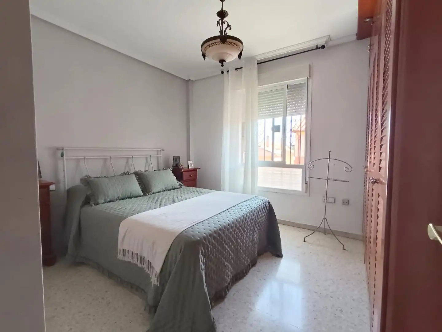 Dormitori de Casa adosada en venda en Córdoba amb Aire condicionat, Traster i Moblat