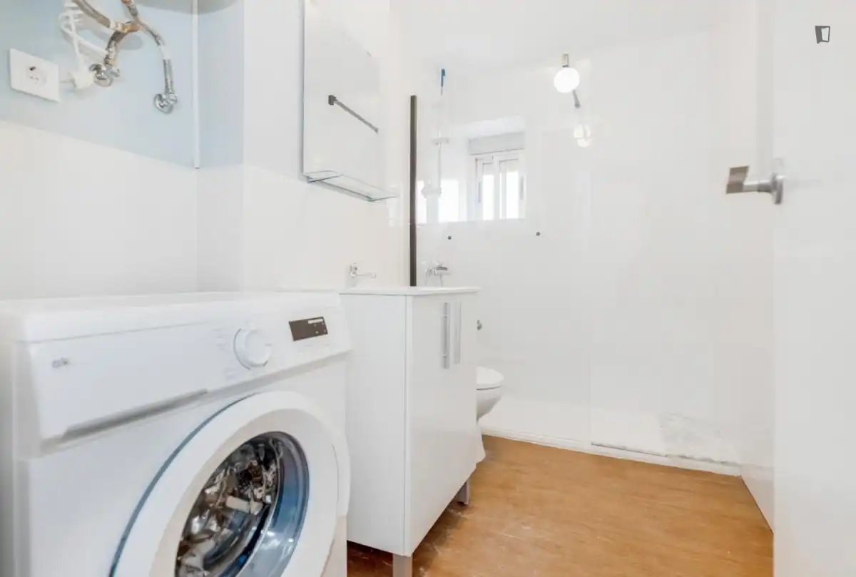 Bany de Apartament per a compartir en Jerez de la Frontera amb Moblat, Rentadora i Microones