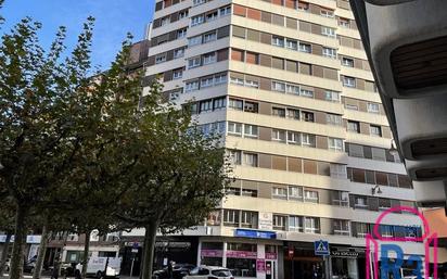 Vista exterior de Pis en venda en León Capital  amb Terrassa