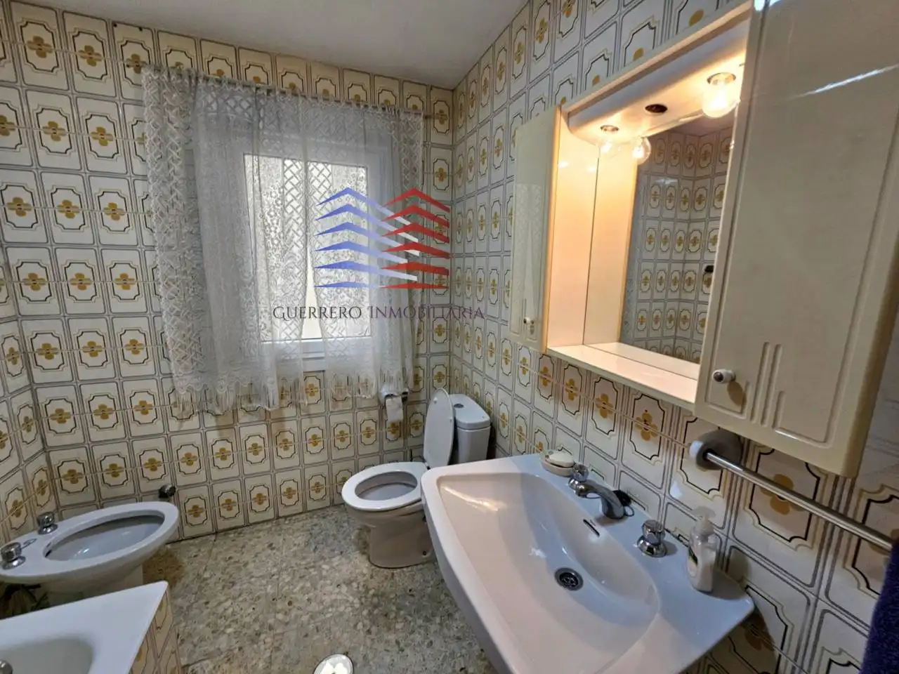 Bathroom of Flat for rent in Ourense Capital   with Heating, Furnished and Balcony