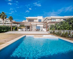 Piscina de Casa o xalet en venda en Estepona amb Aire condicionat, Calefacció i Jardí privat