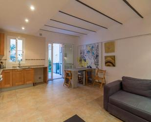 Living room of Flat to rent in  Barcelona Capital  with Heating, Private garden and Furnished