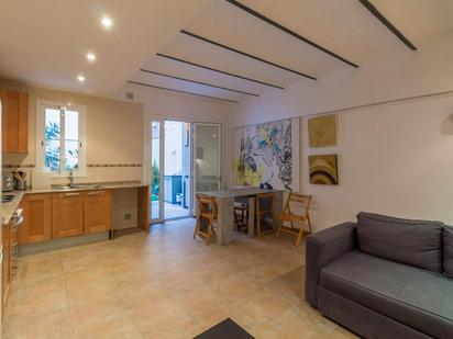 Sala d'estar de Pis de lloguer en  Barcelona Capital amb Calefacció, Jardí privat i Moblat