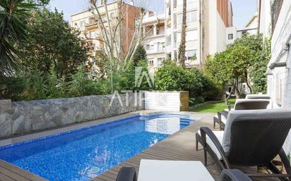 Swimming pool of House or chalet for sale in  Barcelona Capital  with Air Conditioner, Terrace and Swimming Pool