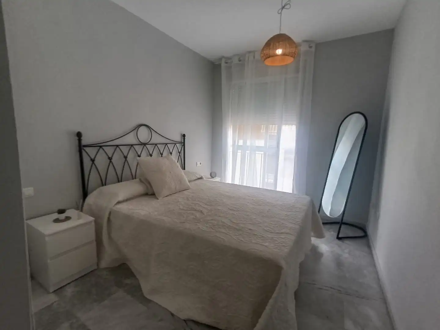 Habitación de Apartamento de alquiler con opción a compra en Málaga con Aire acondicionado, Terraza y Trastero
