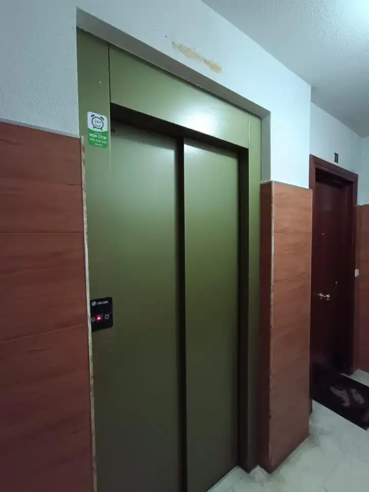 Dúplex en venda a De Candilejas, Palomeras Bajas