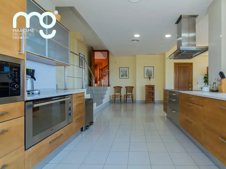 Cocina de Casa o chalet en venta en Tiana con Aire acondicionado, Calefacción y Jardín privado