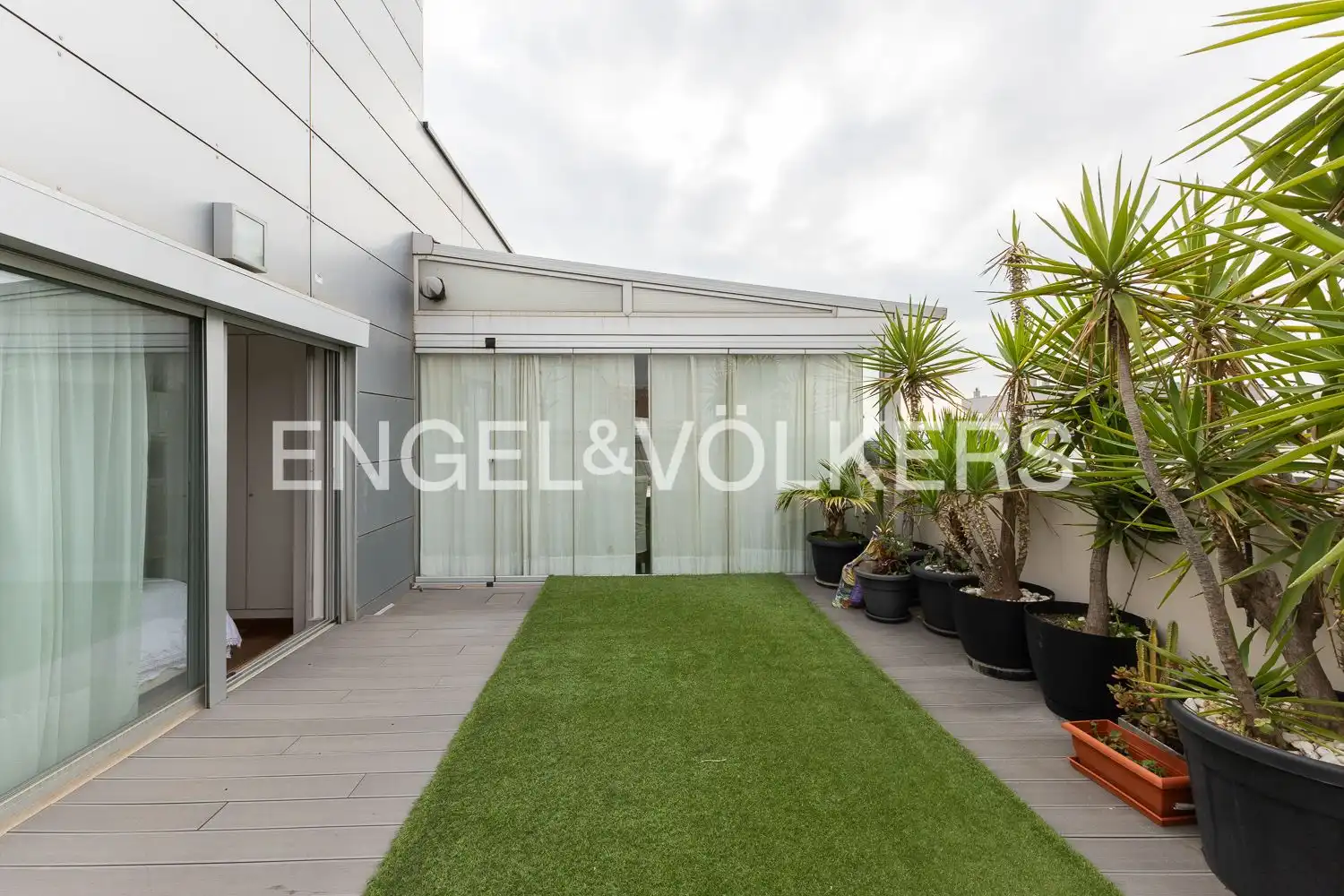 Terrassa de Dúplex en venda en Valencia amb Aire condicionat, Calefacció i Jardí privat