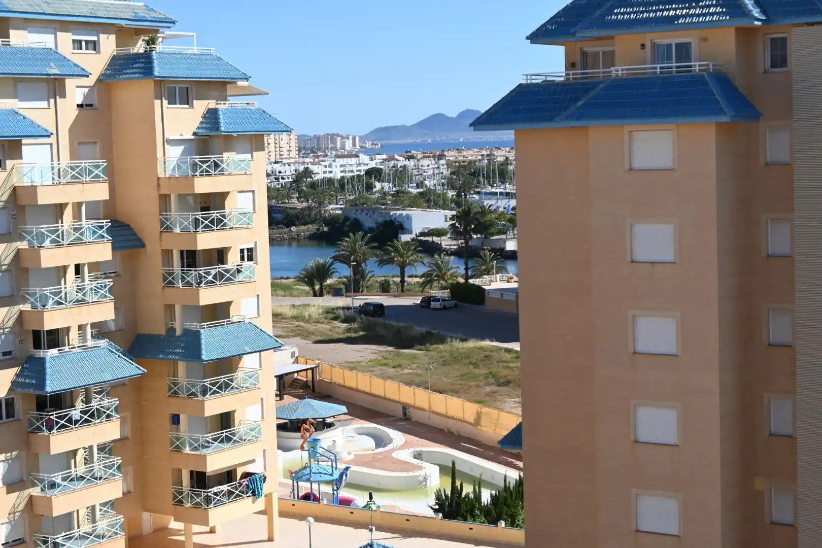 Habitación de Apartamento en venta en La Manga del Mar Menor con Aire acondicionado, Terraza y Amueblado