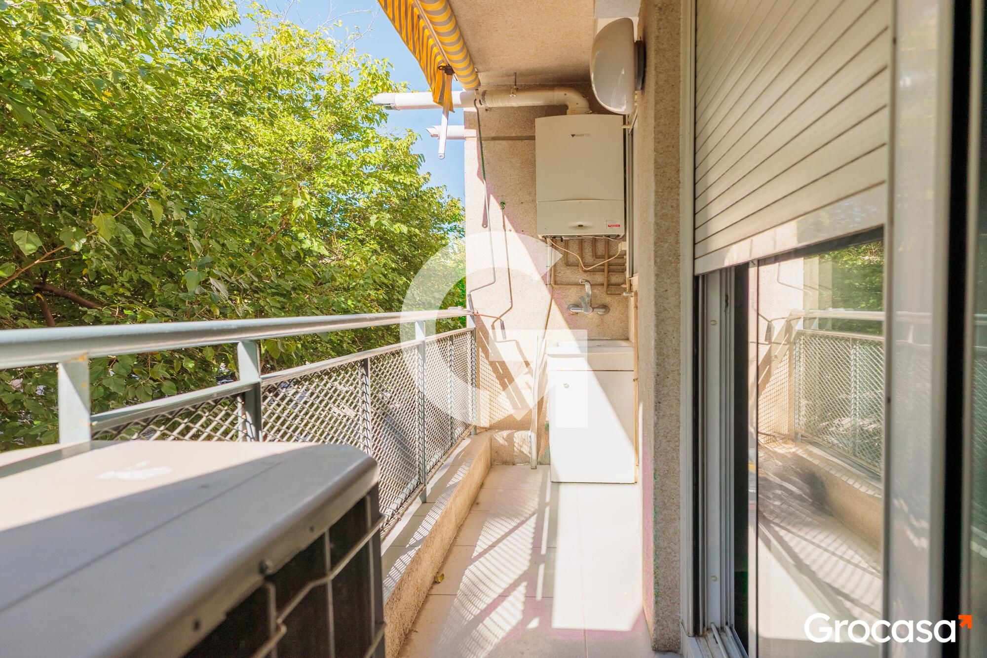 Balcony of Flat for sale in Terrassa  with Air Conditioner, Heating and Oven