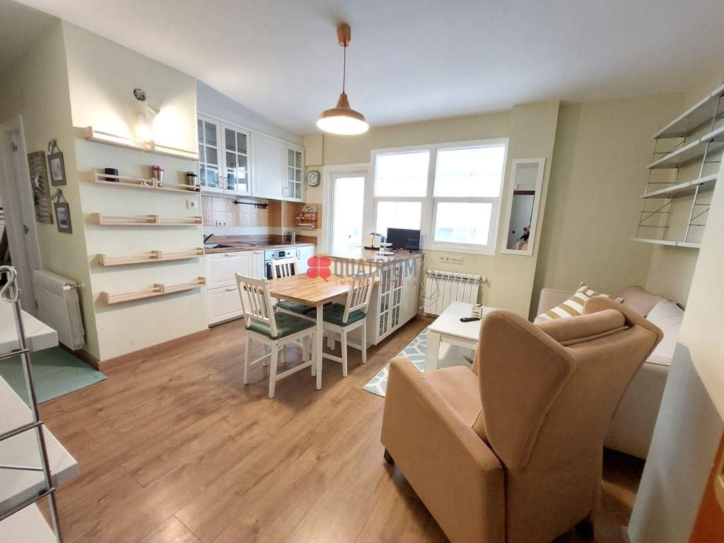 Cocina de Apartamento de alquiler en Santiago de Compostela  con Calefacción