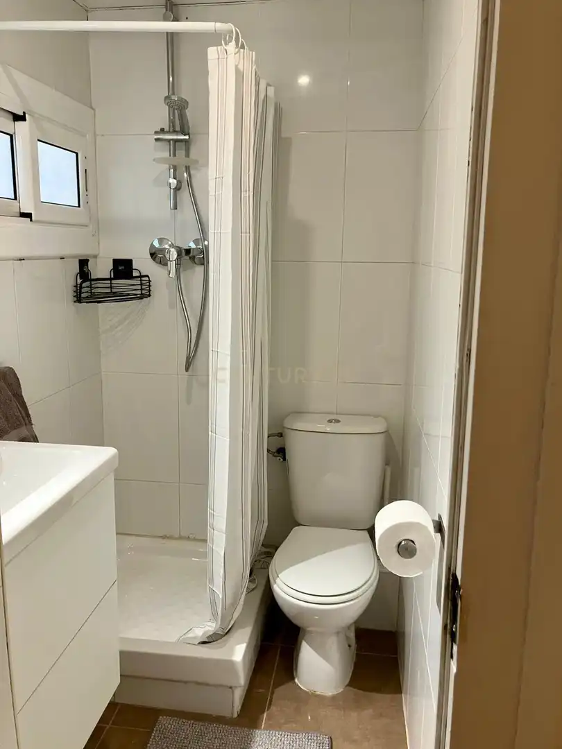 Badezimmer von Wohnungen zur Miete in Barcelona mit Klimaanlage