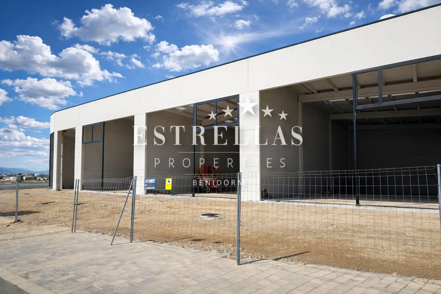 Außenansicht von Fabrikhallen zum Verkauf in Villajoyosa / La Vila Joiosa