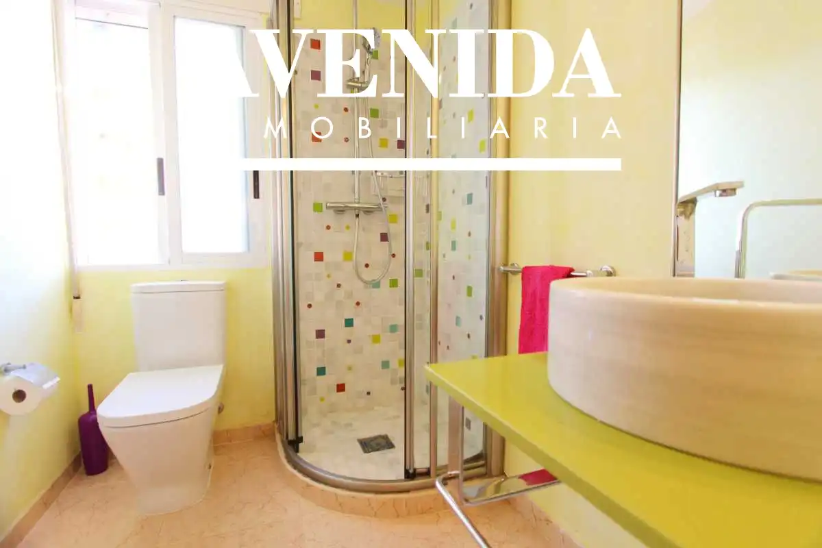 Bathroom of Apartments for sale in Oropesa del Mar / Orpesa  with Air Conditioner, Heating and Terrace