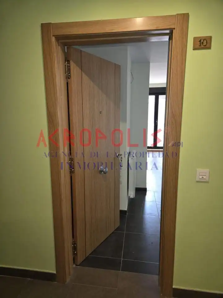 Dúplex en venta en Puebla de Lillo con Calefacción, Terraza y Trastero