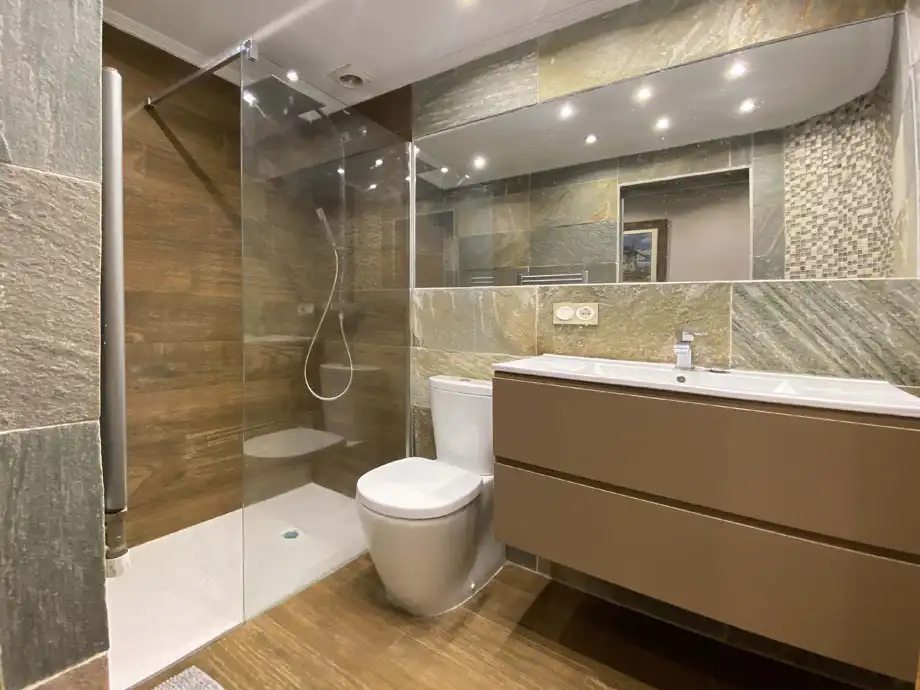 Bathroom of Flat for sale in Vitoria - Gasteiz  with Heating, Parquet flooring and Terrace