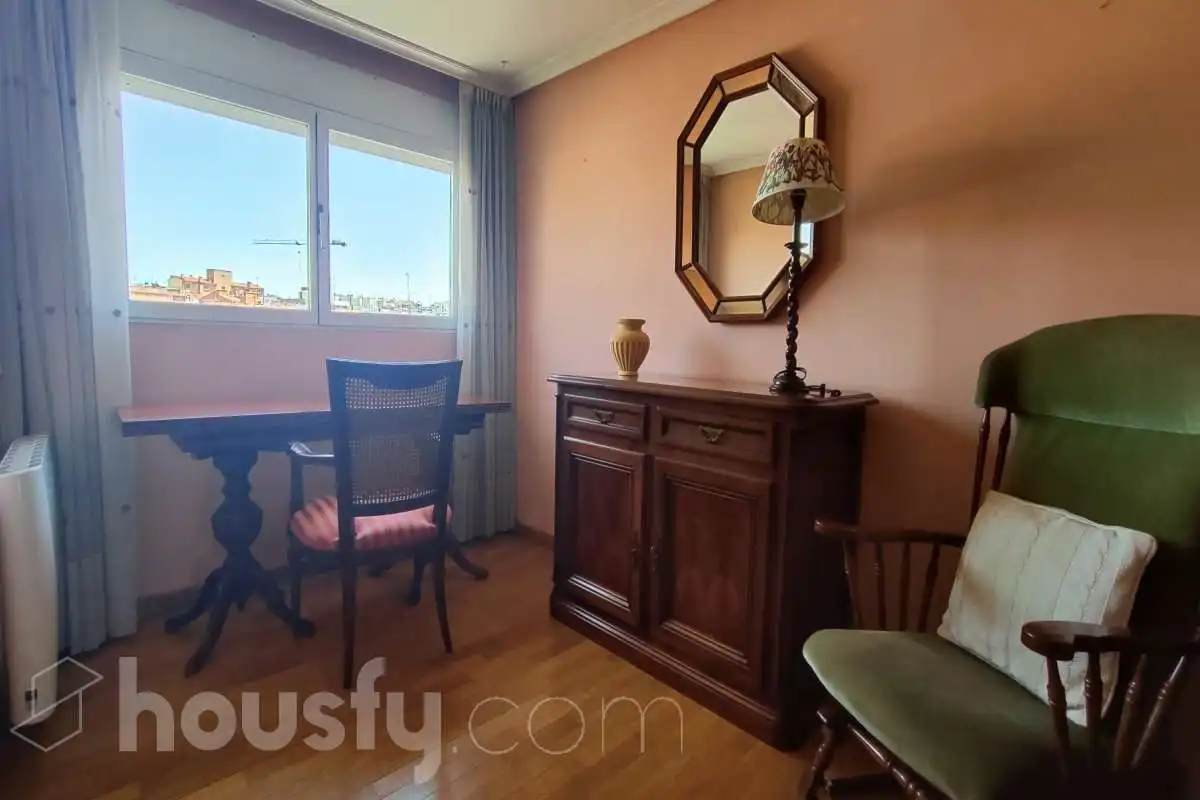 Bedroom of Flat for rent in Madrid  with Air Conditioner, Heating and Parquet flooring