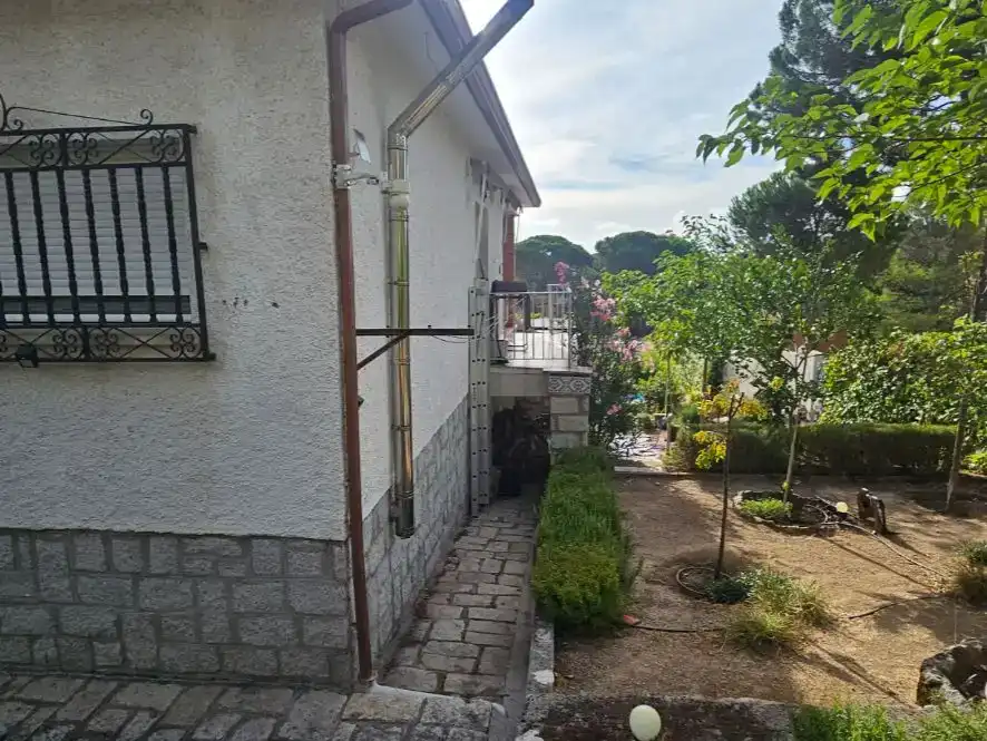Vista exterior de Casa o chalet en venta en Almorox, Toledo