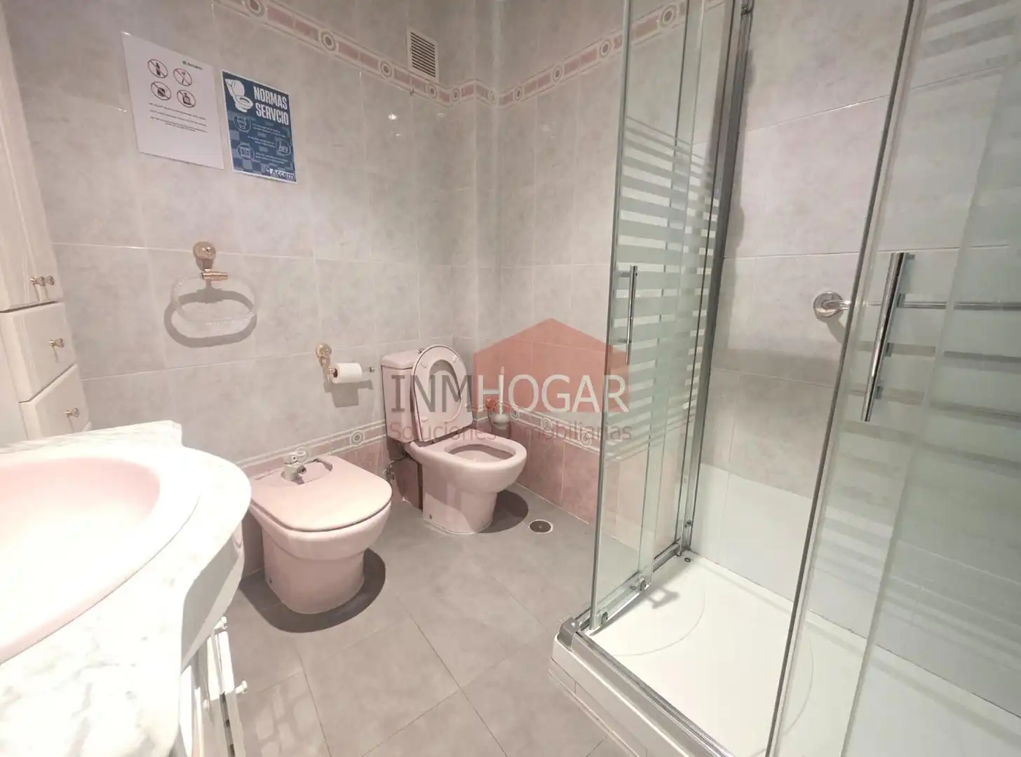 Bathroom of Flat for rent in Ávila  with Heating, Parquet flooring and Furnished