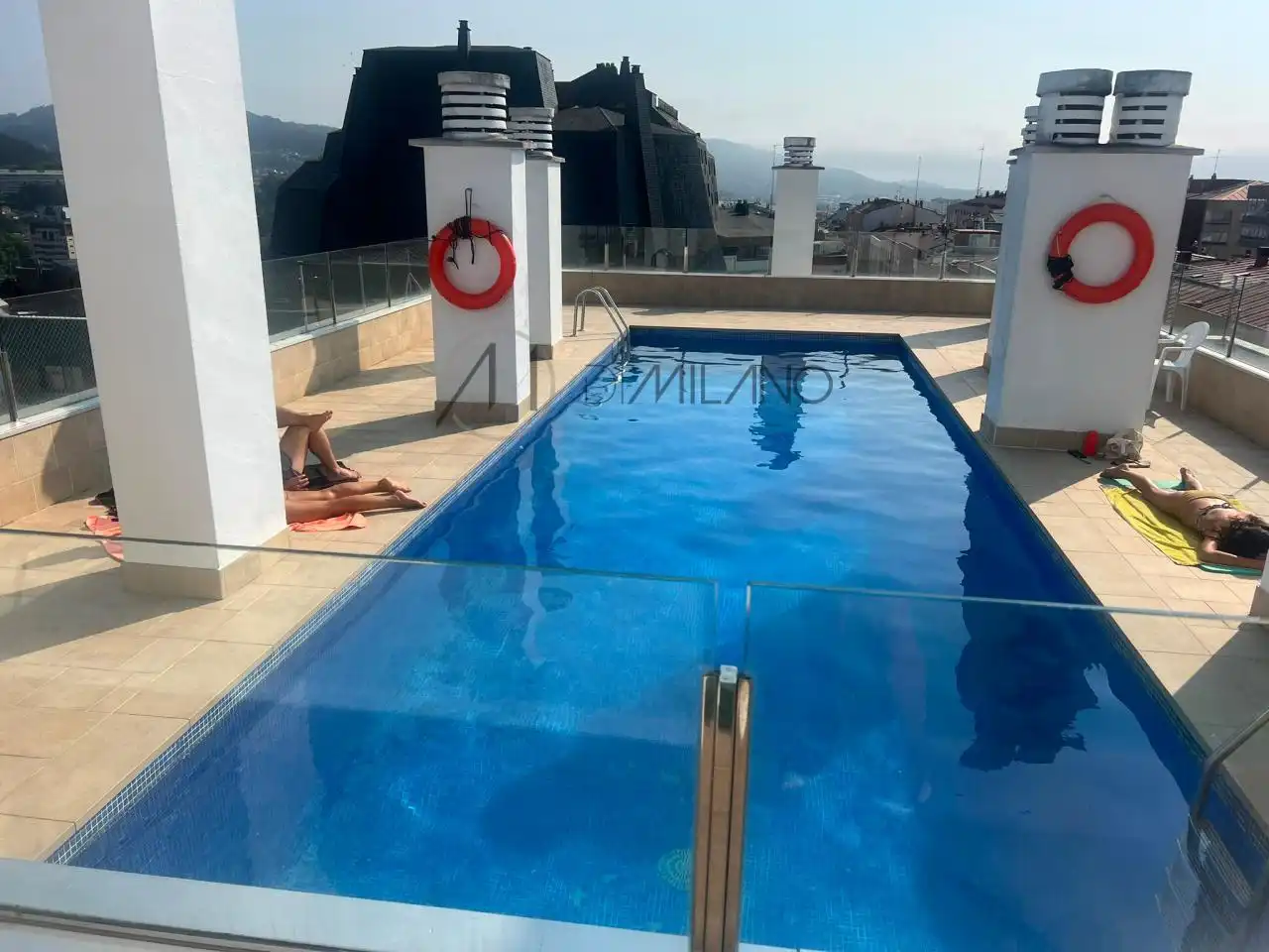 Piscina de Pis en venda en Vigo  amb Calefacció, Piscina i Piscina comunitària