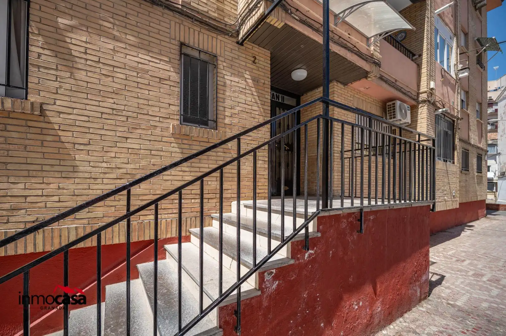 Vista exterior de Piso en venta en Granada con Aire acondicionado, Terraza y Balcón
