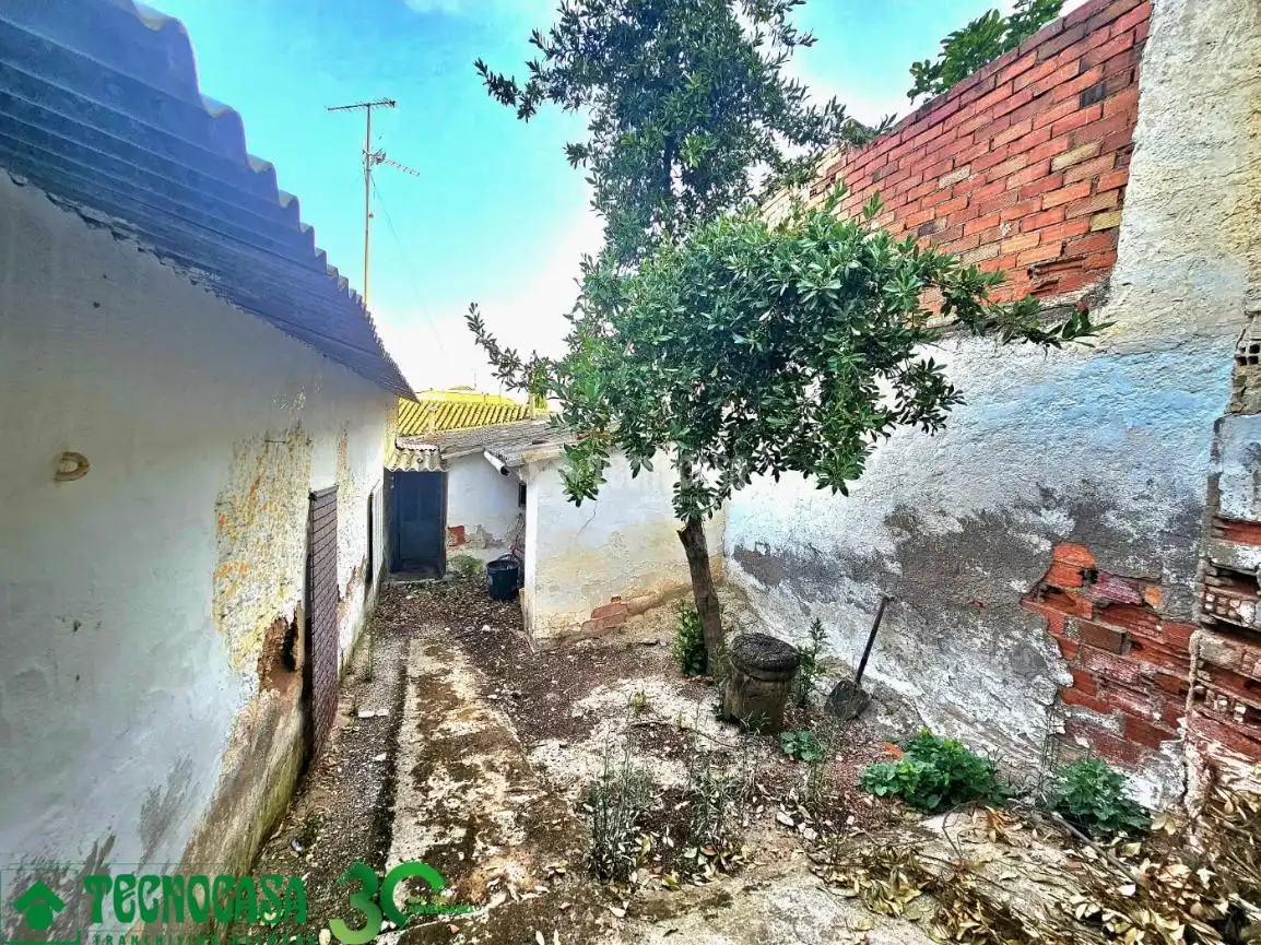 Vista exterior de Casa adosada en venda en Campo de Criptana