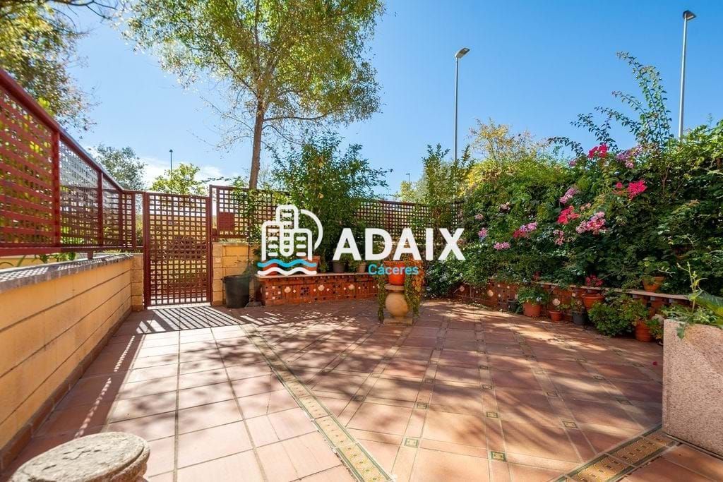 Garden of House or chalet for sale in Cáceres Capital  with Air Conditioner, Heating and Terrace