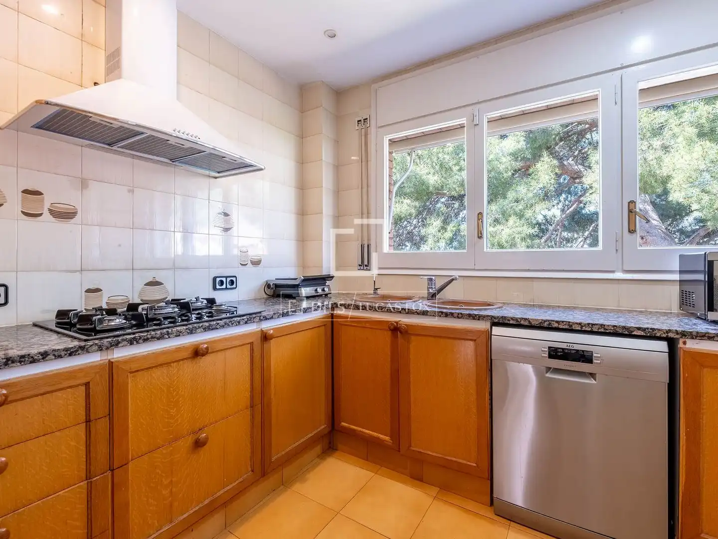 Kitchen of Houses for sale in Sant Just Desvern  with Air Conditioner, Private garden and Terrace