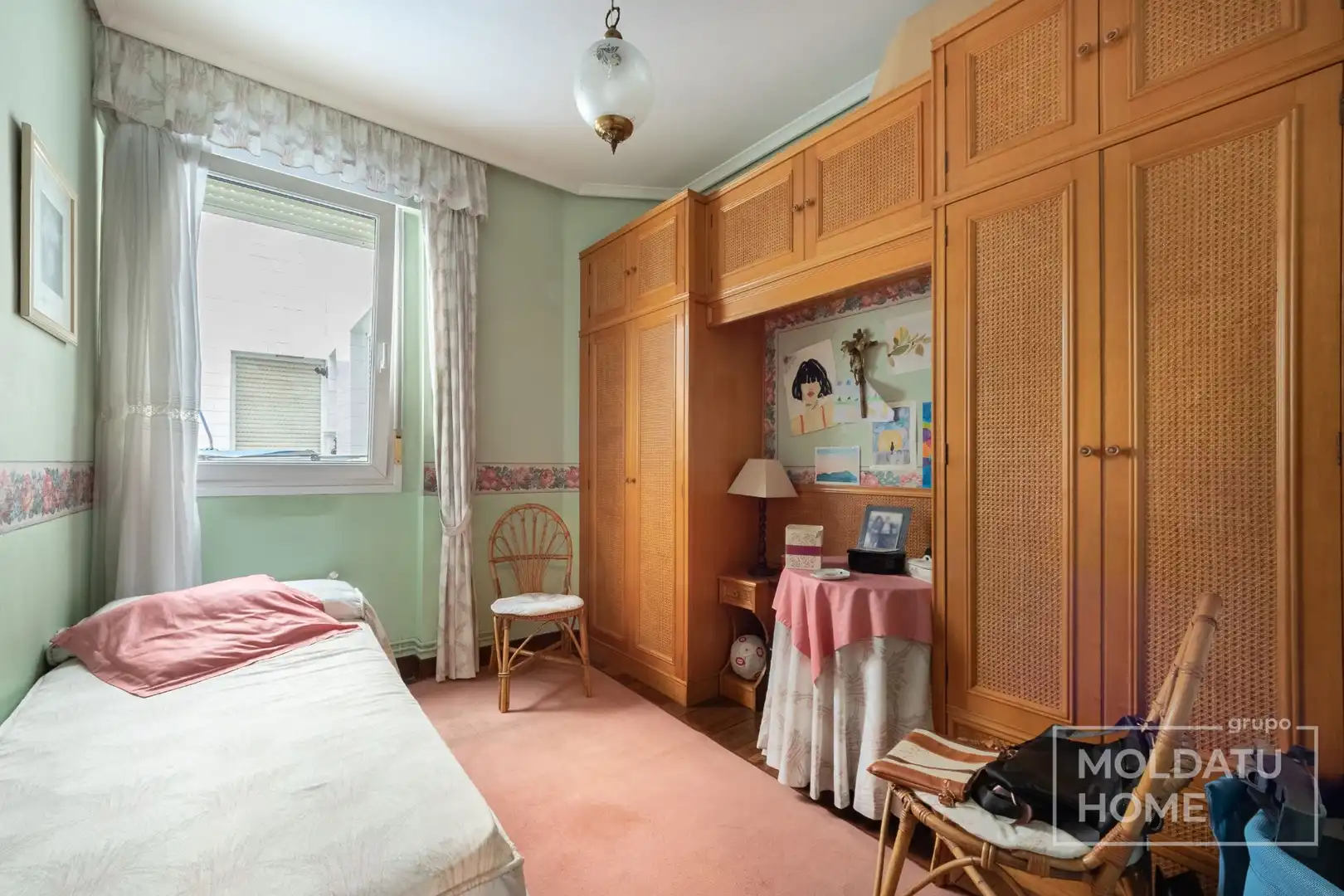 Bedroom of Flat for sale in Deusto