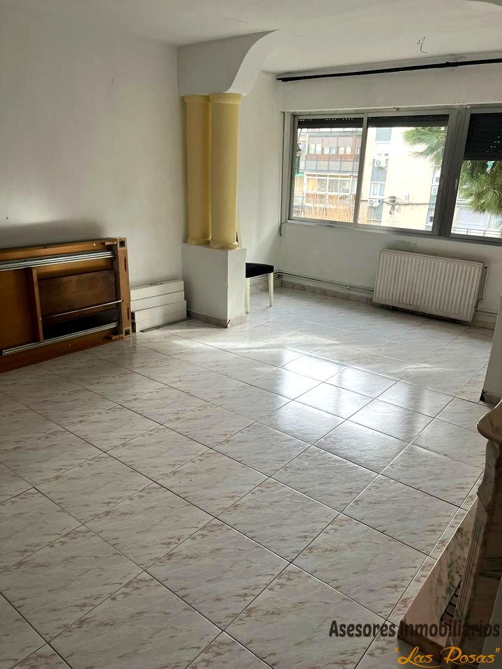 Sala d'estar de Pis en venda en  Madrid Capital amb Calefacció