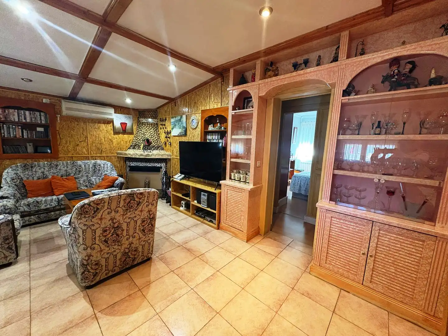 Sala d'estar de Casa o xalet en venda en Casarrubios del Monte amb Aire condicionat, Calefacció i Jardí privat