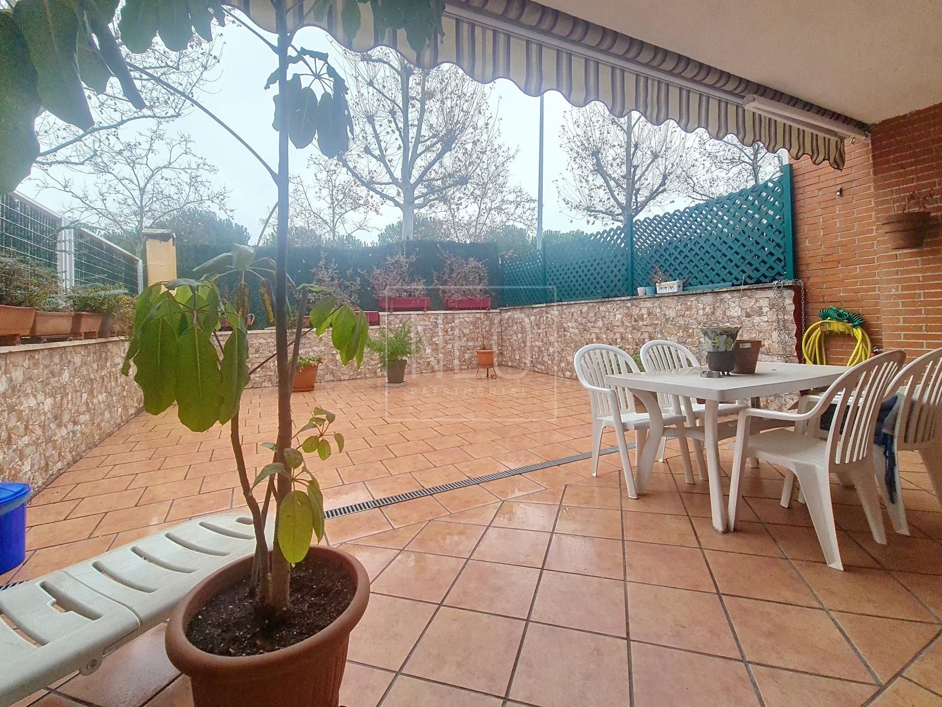 Terrace of Single-family semi-detached for sale in Fuenlabrada  with Air Conditioner, Heating and Private garden